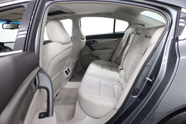 Vehicle image 21 of 37