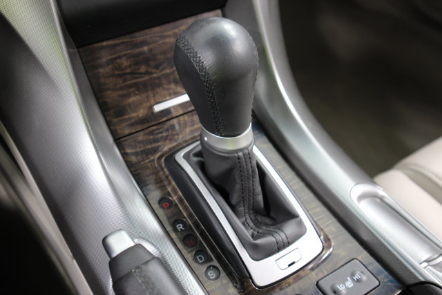 Vehicle image 18 of 37