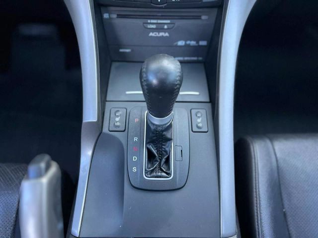 Vehicle image 12 of 31