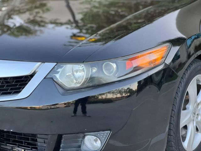 Vehicle image 9 of 31