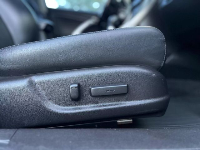 Vehicle image 18 of 31