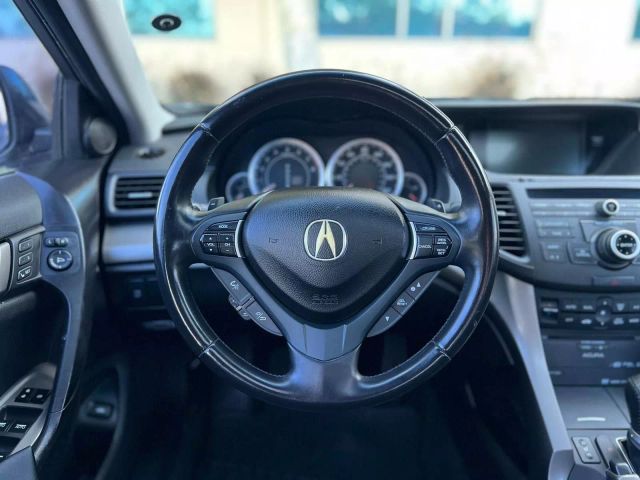 Vehicle image 20 of 31
