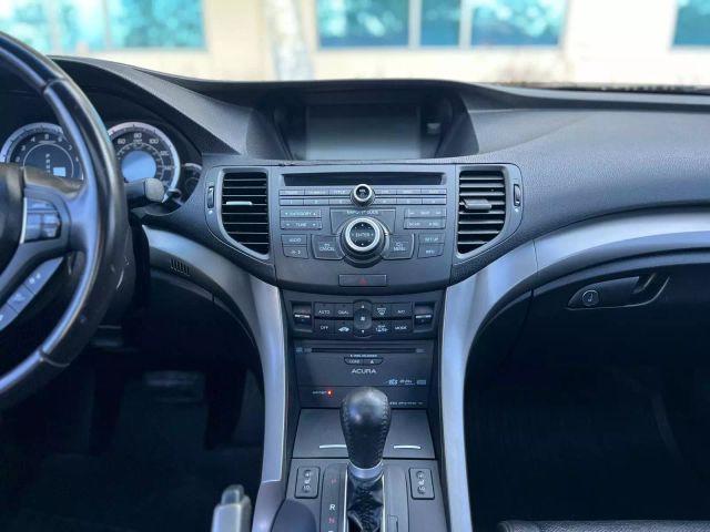 Vehicle image 15 of 31