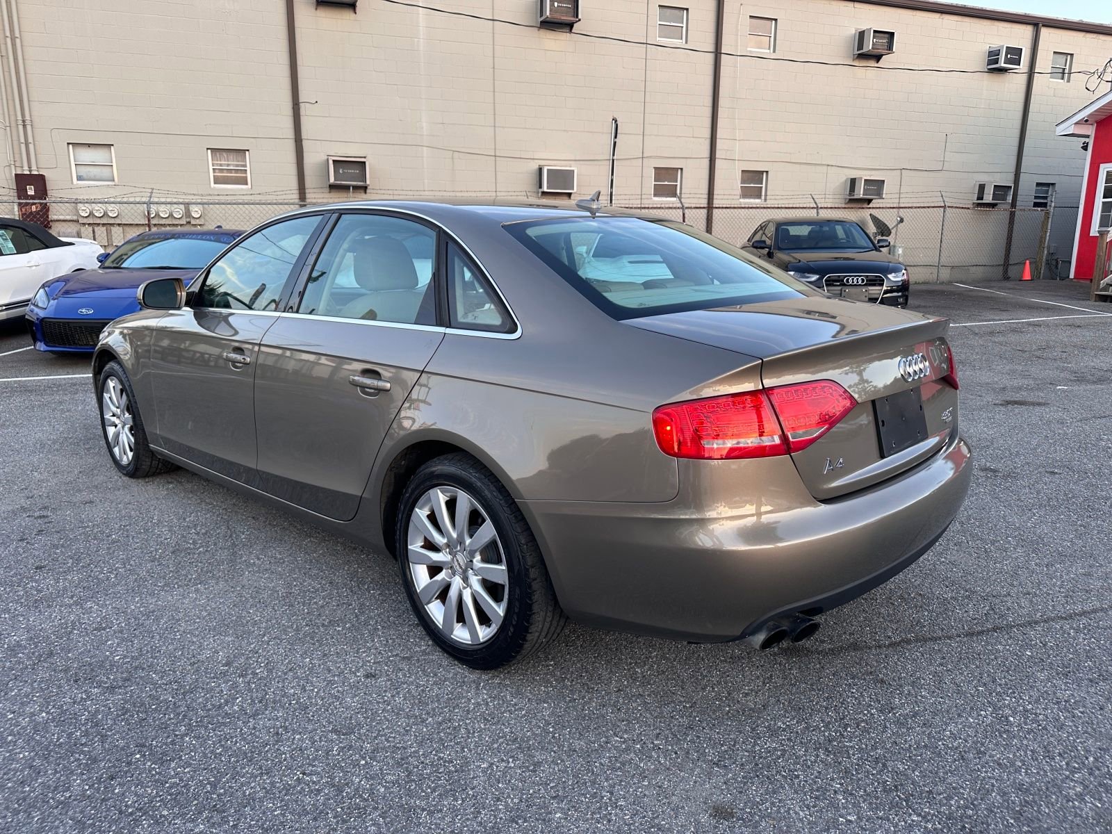 2010 Audi A4 2.0T Premium Plus Image 7 of 21