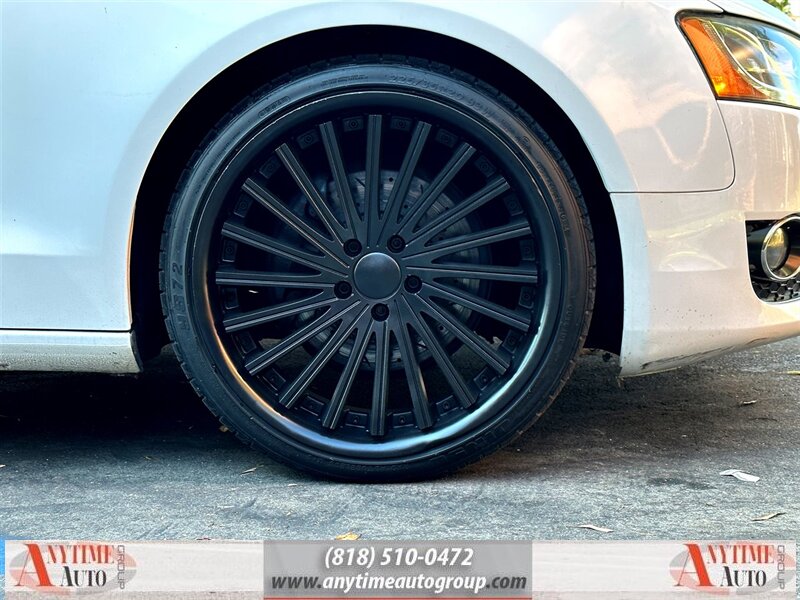 Vehicle image 23 of 25