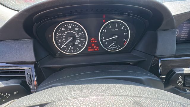 Vehicle image 9 of 11