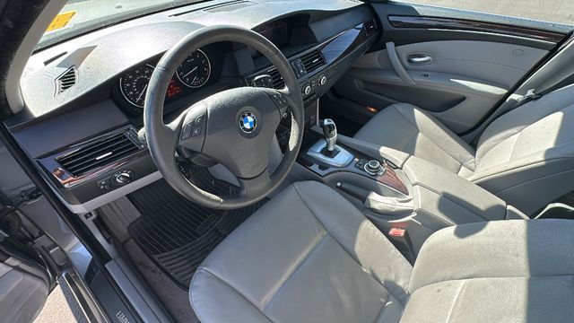 Vehicle image 8 of 11