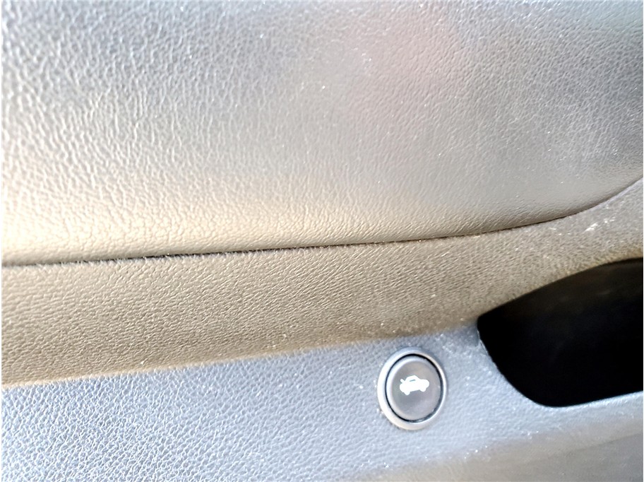 Vehicle image 51 of 58