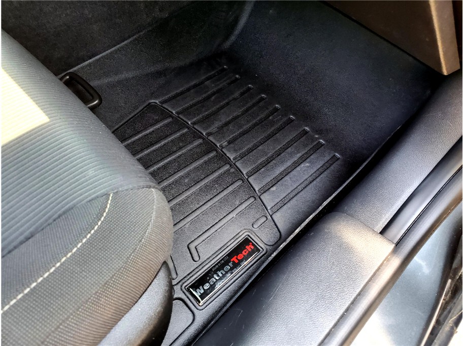 Vehicle image 37 of 58