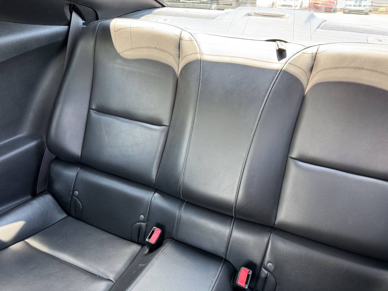 Vehicle image 18 of 24