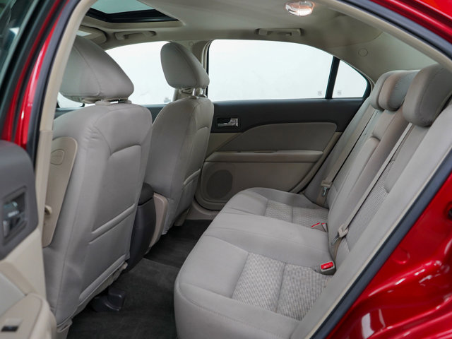 2010 Ford Fusion SE Image 12 of 27