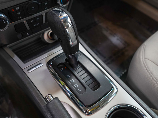 2010 Ford Fusion SE Image 18 of 27