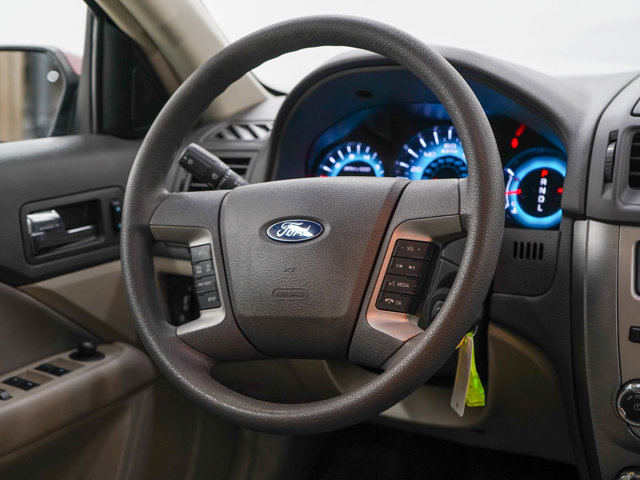 2010 Ford Fusion SE Image 16 of 27