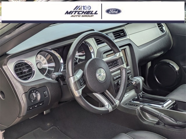 2010 Ford Mustang GT Premium Image 18 of 36