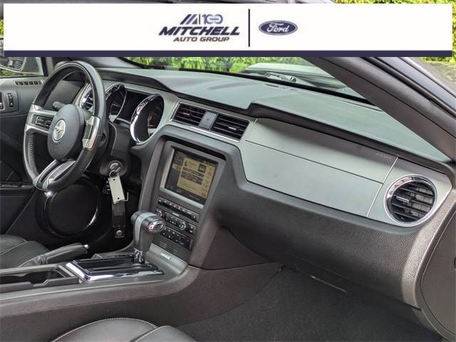 2010 Ford Mustang GT Premium Image 16 of 36