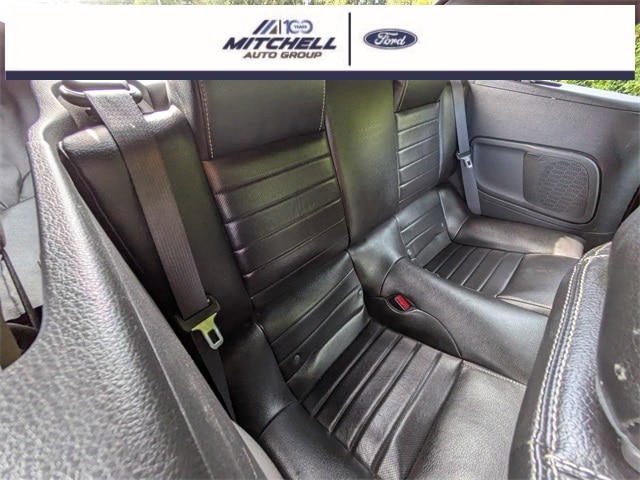 2010 Ford Mustang GT Premium Image 14 of 36