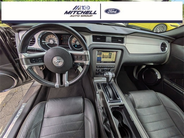 2010 Ford Mustang GT Premium Image 17 of 36