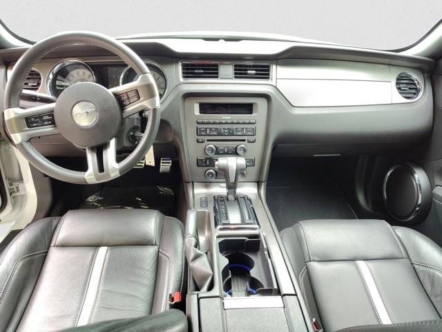 2010 Ford Mustang GT Premium Image 16 of 25