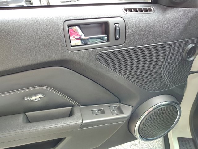 2010 Ford Mustang GT Premium Image 20 of 25