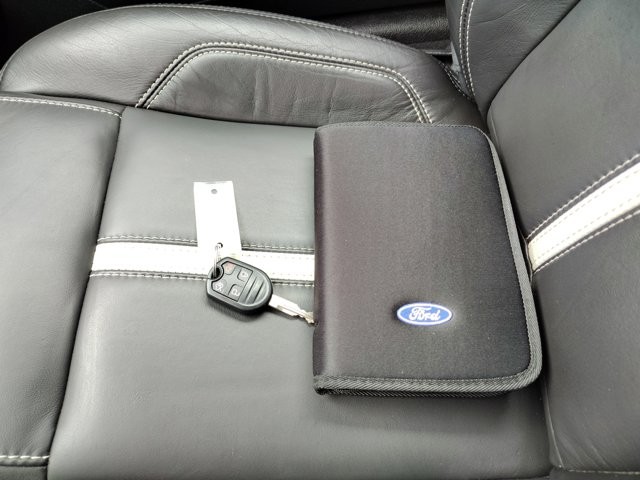 2010 Ford Mustang GT Premium Image 21 of 25