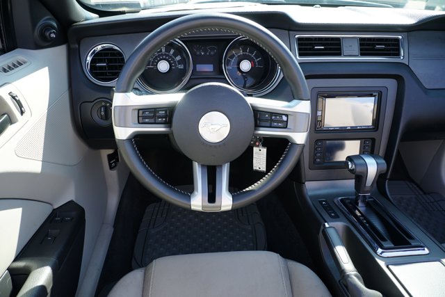 2010 Ford Mustang V6 Image 16 of 27