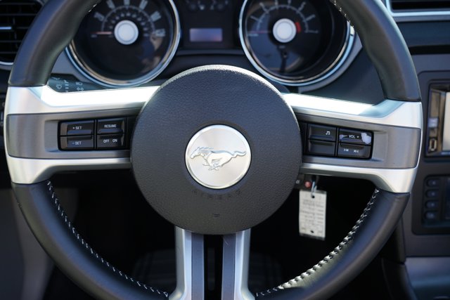 2010 Ford Mustang V6 Image 17 of 27