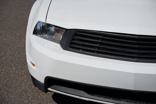 2010 Ford Mustang V6 Image 21 of 27