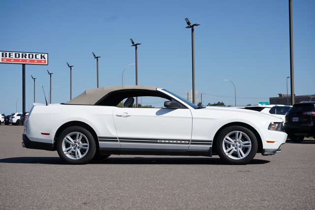 2010 Ford Mustang V6 Image 6 of 27