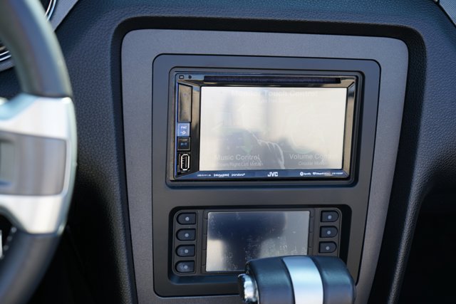 2010 Ford Mustang V6 Image 26 of 27