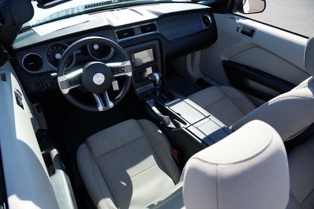 2010 Ford Mustang V6 Image 22 of 27