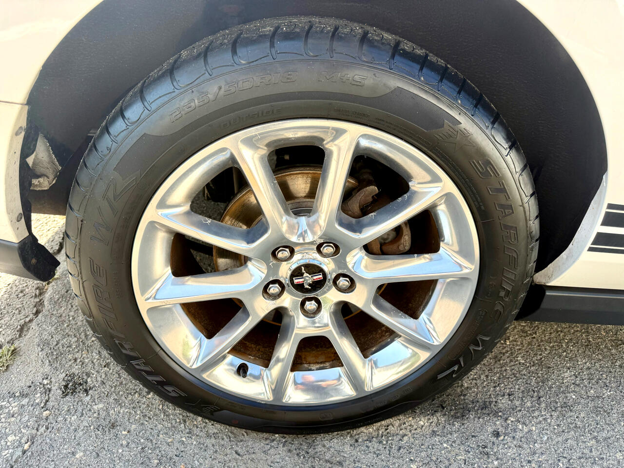 2010 Ford Mustang Image 22 of 41