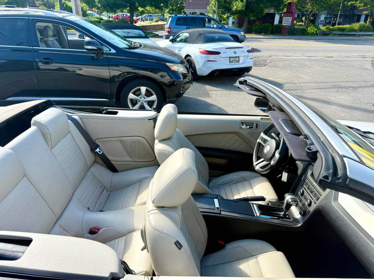 2010 Ford Mustang Image 27 of 41