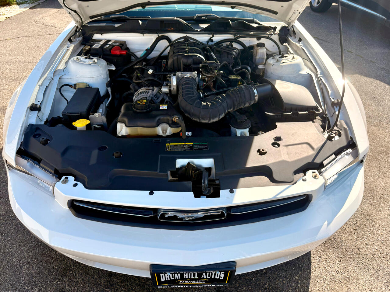 2010 Ford Mustang Image 17 of 41