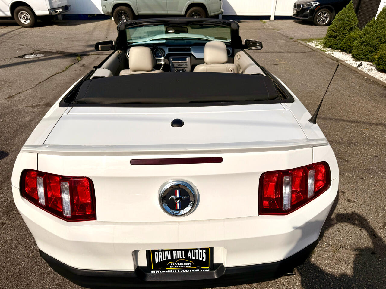 2010 Ford Mustang Image 18 of 41