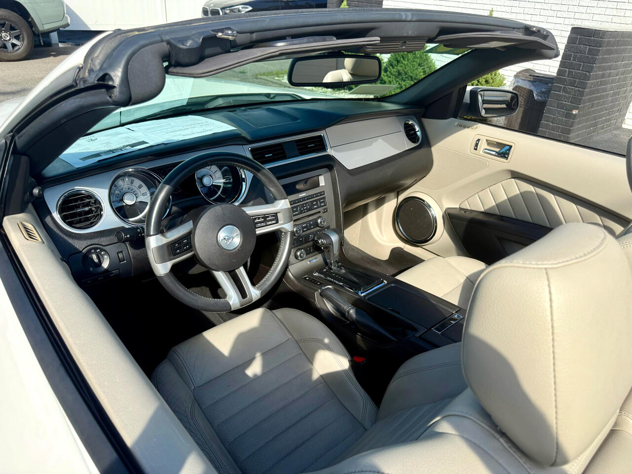 2010 Ford Mustang Image 30 of 41