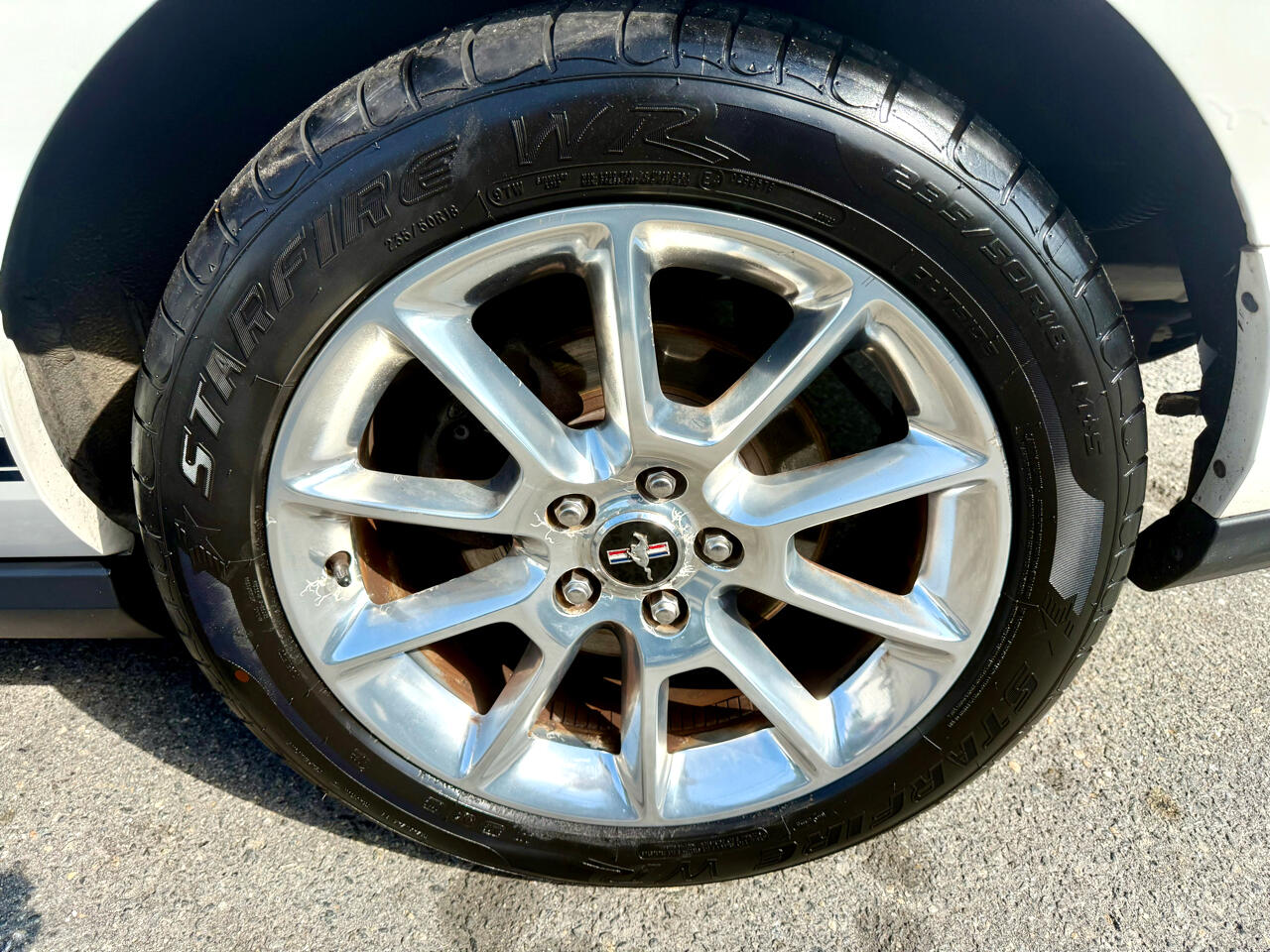 2010 Ford Mustang Image 20 of 41