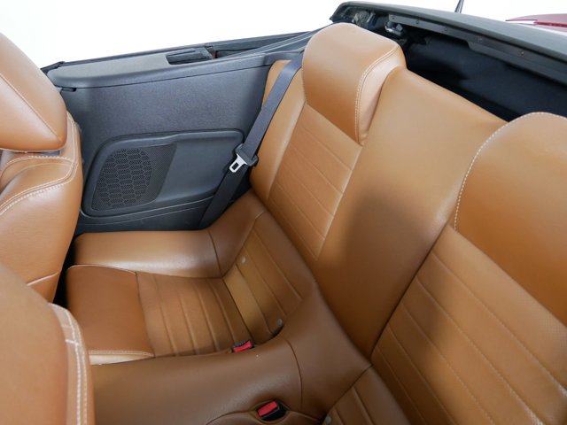 2010 Ford Mustang V6 Premium Image 13 of 27