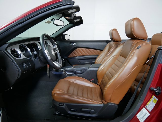 2010 Ford Mustang V6 Premium Image 14 of 27