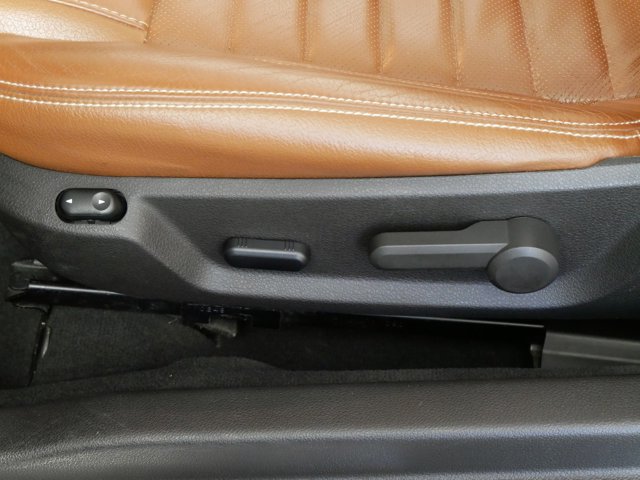 2010 Ford Mustang V6 Premium Image 16 of 27