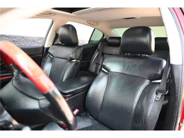 Vehicle image 22 of 36
