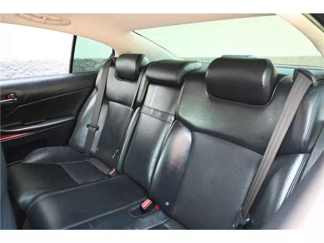 Vehicle image 18 of 36
