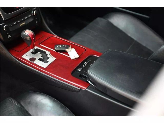 Vehicle image 27 of 36