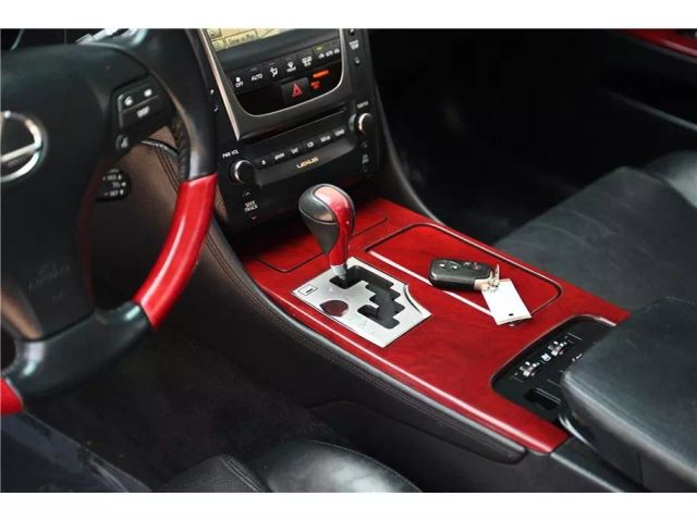 Vehicle image 25 of 36