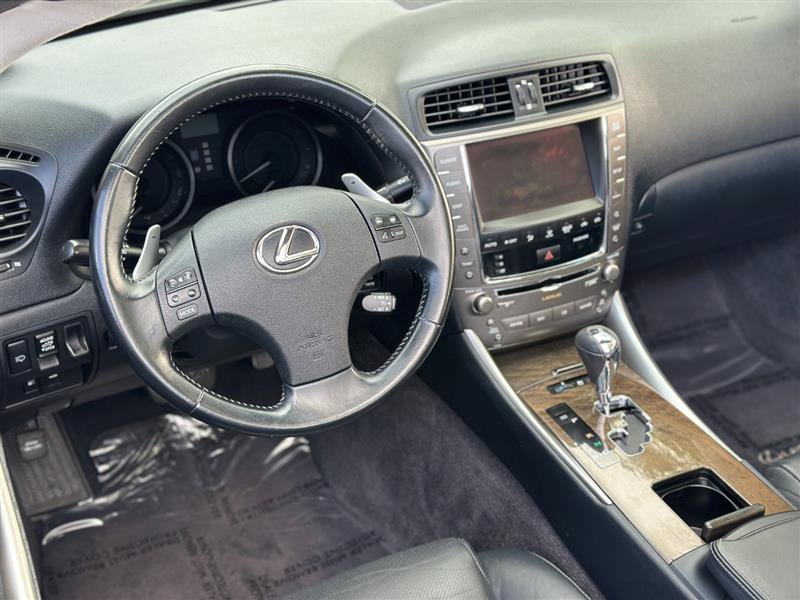 2010 Lexus IS 250C Image 29 of 56
