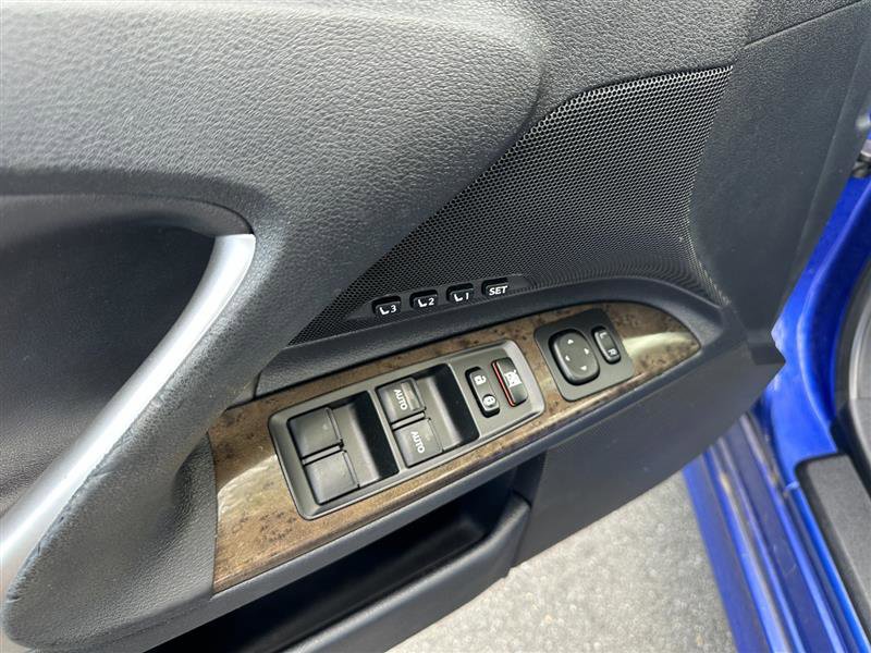 2010 Lexus IS 250C Image 37 of 56