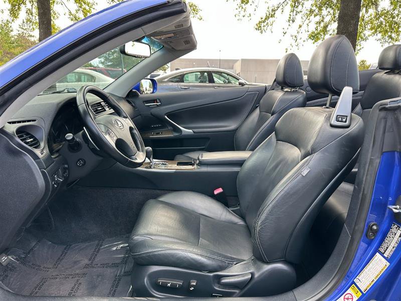 2010 Lexus IS 250C Image 24 of 56