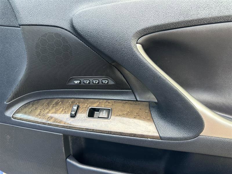2010 Lexus IS 250C Image 40 of 56