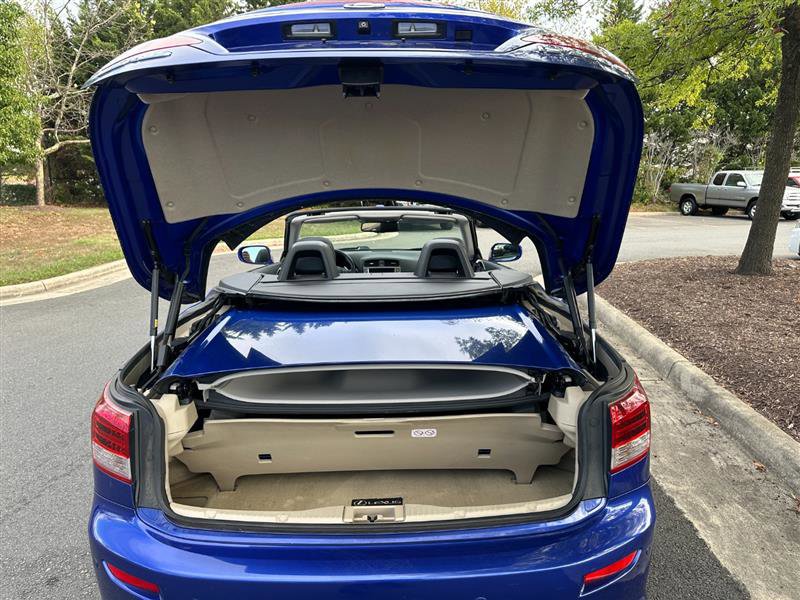 2010 Lexus IS 250C Image 17 of 56