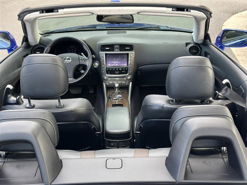 2010 Lexus IS 250C Image 28 of 56