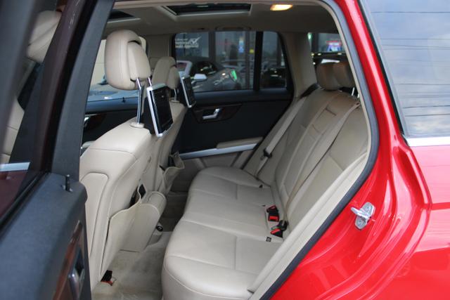 Vehicle image 33 of 46